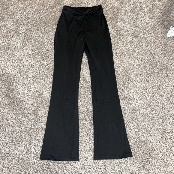SHEIN Pants - Shein Twist Front Flare leggings size 2